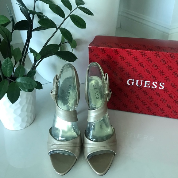 Guess Heels - Picture 4 of 8
